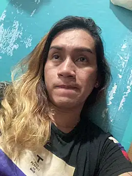 pretty TRANSjona online show from July 11, 9:06 pm