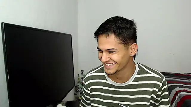 Alex mojica online show from February 20, 6:19 am