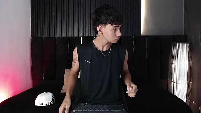 Dominic ghost online show from December 18, 12:06 am