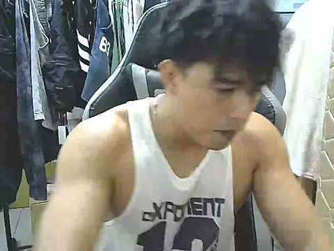 Snapshot of hunterXhan chatting on October 20, 3:16 pm hunterXhan online show from October 20, 3:16 pm