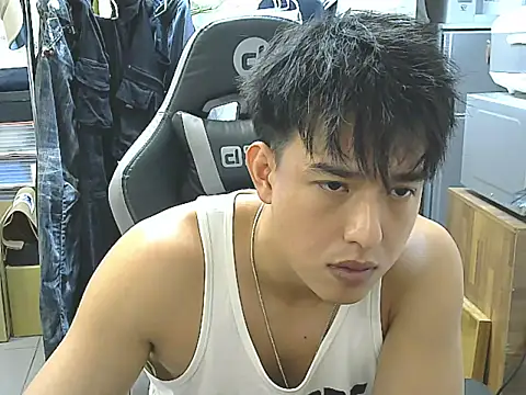 Snapshot of hunterXhan chatting on September 30, 7:24 am hunterXhan online show from September 30, 7:24 am