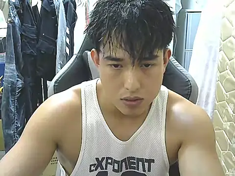 Snapshot of hunterXhan chatting on October 7, 1:26 pm hunterXhan online show from October 7, 1:26 pm