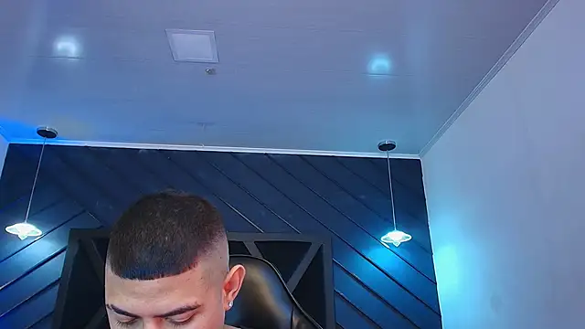 marco garciia  online show from February 28, 11:15 pm