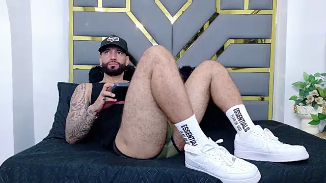 yorbymaxx online show from December 3, 2:23 pm