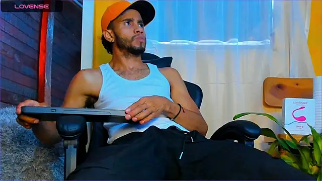 Alex bigcock11  online show from October 18, 1:05 pm