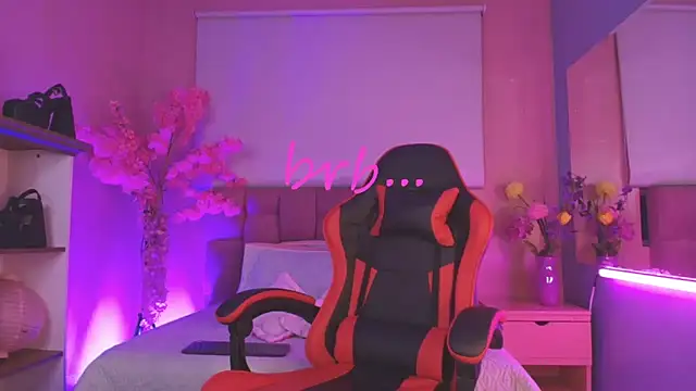 Tommy Lovee online show from February 8, 7:03 am