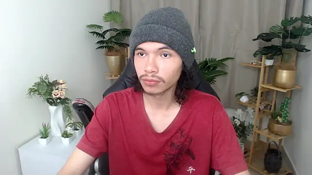 Xoxo Smiles online show from December 14, 8:32 am