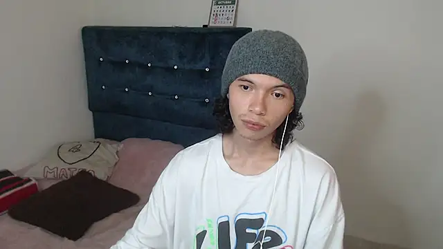 Xoxo Smiles online show from October 18, 8:25 pm