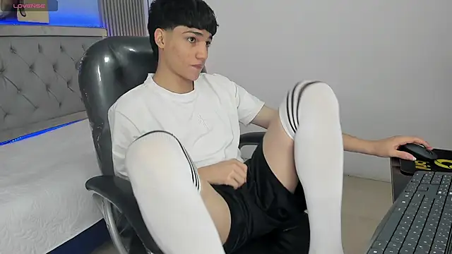 SamBlack  online show from June 1, 2:17 pm