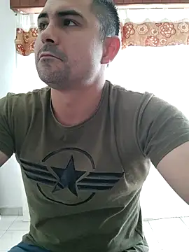 Bradd 32 online show from February 25, 12:39 pm