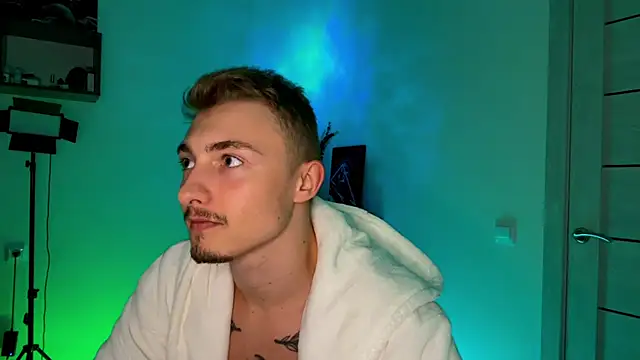 Artur  Skott online show from October 16, 7:55 pm