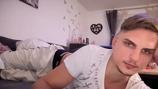 Sweetbooy90 online show from October 3, 9:31 pm