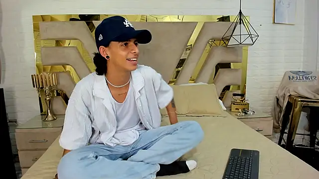 Ibratxandy online show from November 4, 7:15 pm