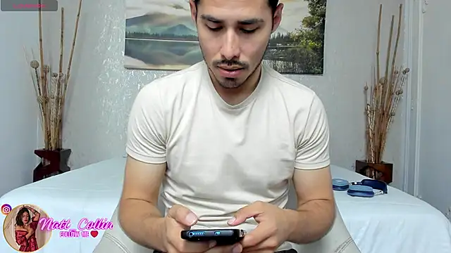 Snapshot of loghan_fox chatting on October 2, 2:59 am loghan fox online show from October 2, 2:59 am