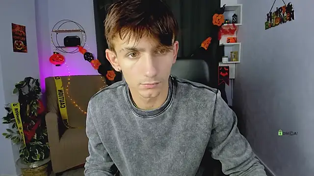 Snapshot of tobi_yours chatting on October 28, 8:44 pm tobi yours online show from October 28, 8:44 pm