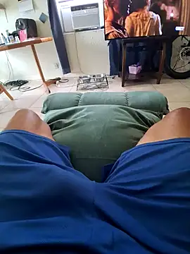 pullitoff online show from October 11, 9:30 pm