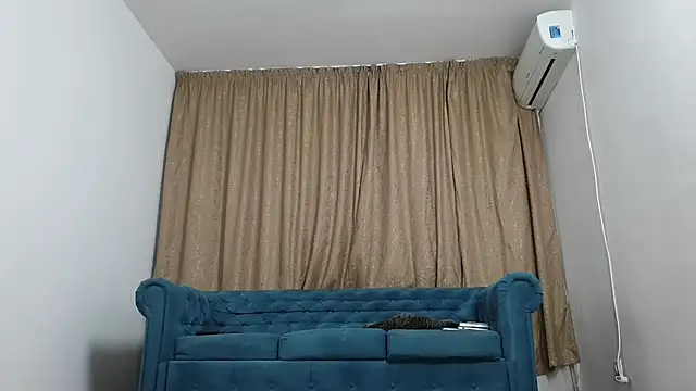 BLOND GOD online show from December 18, 2:13 pm