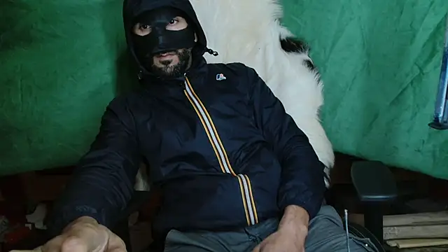 JUSTFORRICH online show from March 4, 5:31 pm