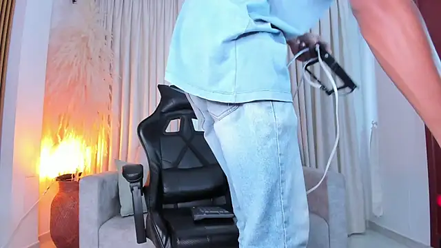 JulienSaint online show from September 22, 11:54 am