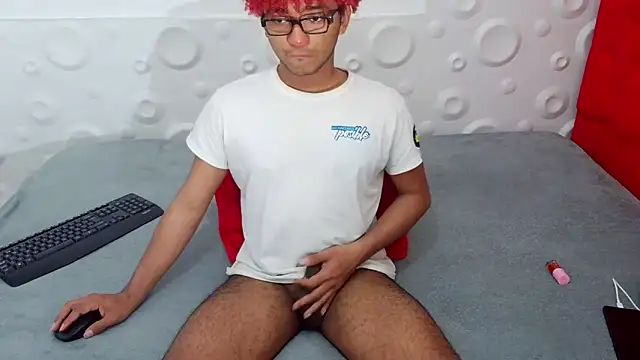 felipecams123 online show from December 3, 1:44 am