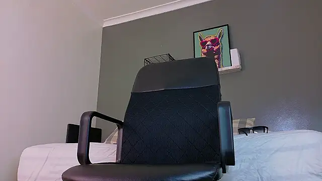 MrFox   online show from March 25, 7:40 pm