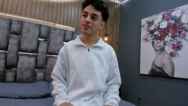 Snapshot of owen__johnson chatting on October 25, 12:29 pm owen  johnson online show from October 25, 12:29 pm