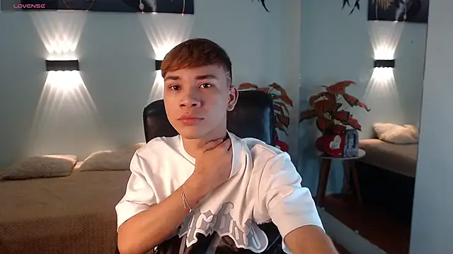 nathanclay online show from January 14, 4:06 am