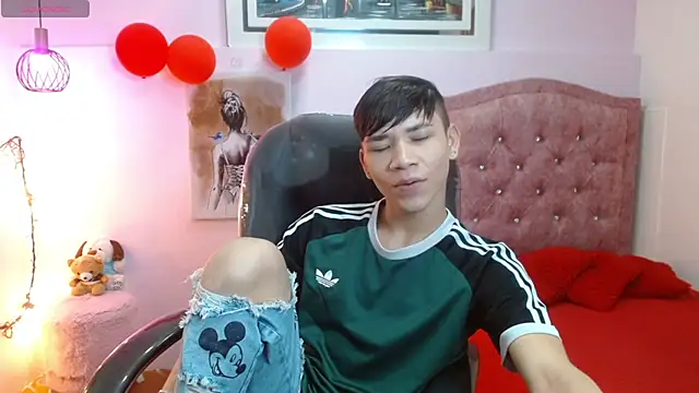 Snapshot of nathanclay chatting on September 23, 3:17 am nathanclay online show from September 23, 3:17 am