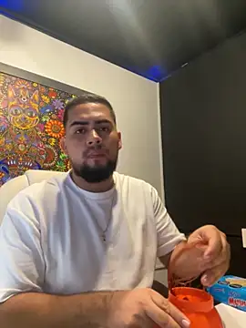 Yuber3 online show from October 25, 3:03 pm