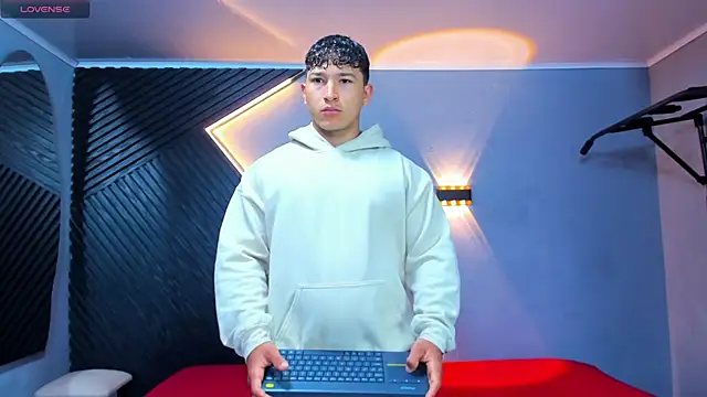 Horny nick18 online show from May 27, 11:18 am