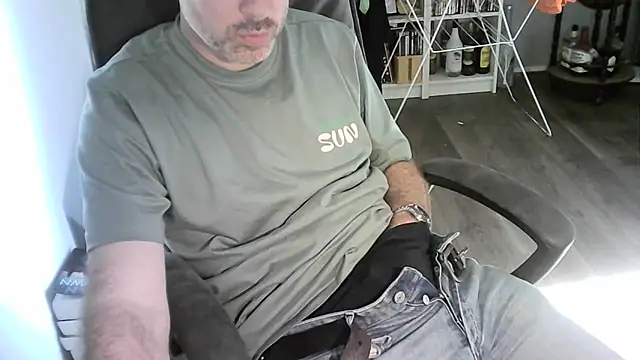 Chrisprngr online show from June 22, 4:22 pm