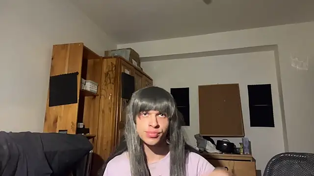 Snapshot of emilydee666 chatting on September 22, 8:41 pm emilydee666 online show from September 22, 8:41 pm