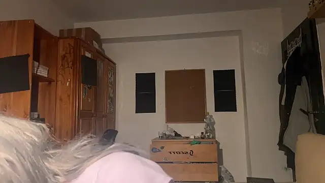 Snapshot of emilydee666 chatting on October 3, 10:04 pm emilydee666 online show from October 3, 10:04 pm