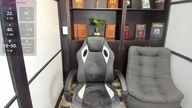 IsaacBlack  online show from October 5, 5:00 am