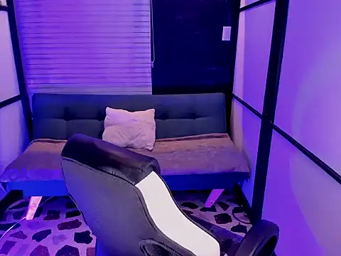 IsaacBlack  online show from October 7, 3:54 am