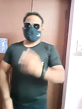 tilluboyrocky online show from August 9, 9:26 am