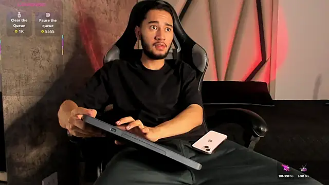 Stiven 01 online show from September 15, 12:39 pm