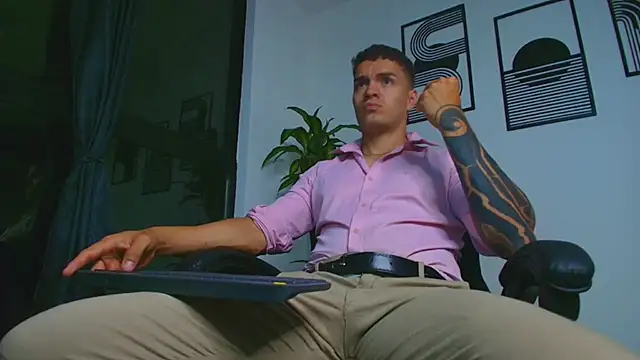 ALPHA DOMINUS  online show from April 17, 4:37 am