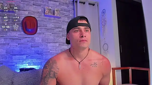 Snapshot of connorsmiith chatting on October 28, 1:30 am connorsmiith online show from October 28, 1:30 am