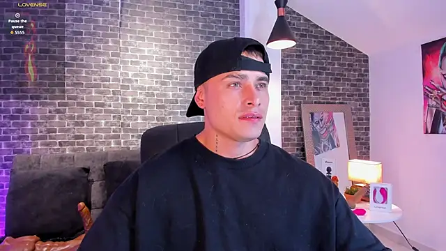 Snapshot of connorsmiith chatting on October 1, 12:09 pm connorsmiith online show from October 1, 12:09 pm