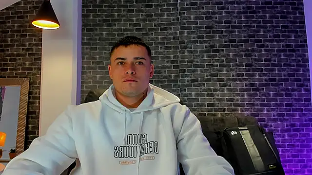 Snapshot of connorsmiith chatting on September 29, 11:52 am connorsmiith online show from September 29, 11:52 am