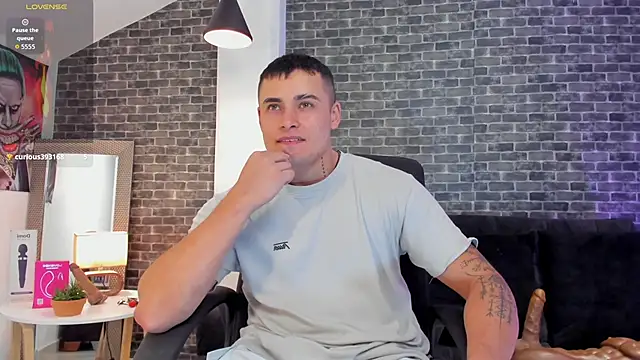 Snapshot of connorsmiith chatting on September 13, 2:01 am connorsmiith online show from September 13, 2:01 am