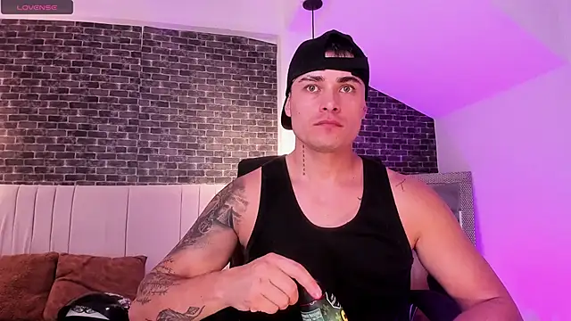 connorsmiith online show from February 24, 4:08 pm