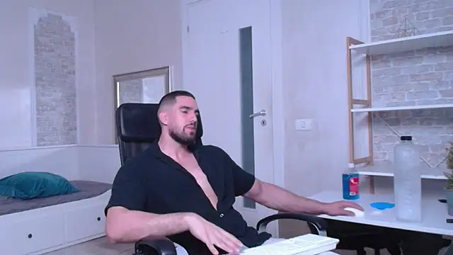 IvanHydee online show from September 12, 4:56 am