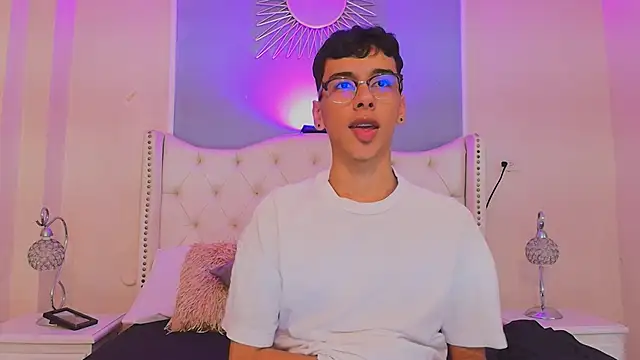 Aiden Royce online show from September 13, 8:10 pm