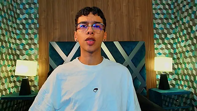 Aiden Royce online show from October 15, 5:04 am