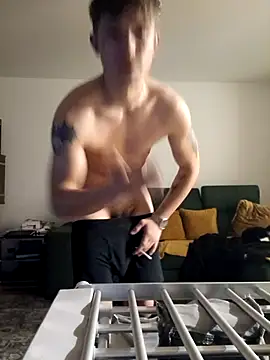 Snapshot of cameron334 chatting on October 27, 2:25 am cameron334 online show from October 27, 2:25 am