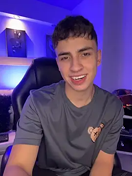 AdrianRinaldi online show from March 26, 8:24 pm