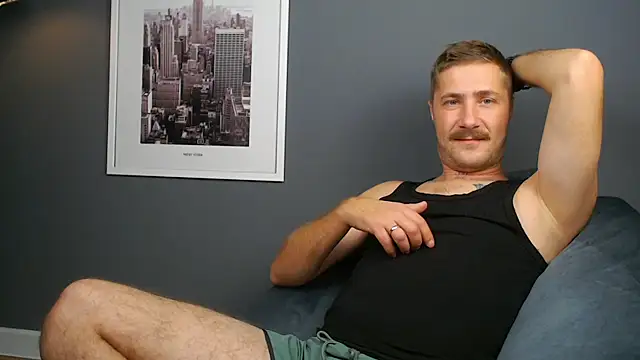 Snapshot of Mr_At_ chatting on October 28, 7:11 am Mr At  online show from October 28, 7:11 am