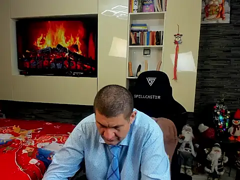 SpartacusDaddy48 online show from January 17, 12:30 pm